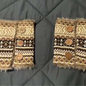 MUK LUKS  Kit Boot Cuffs Brown and Tan Knit Boot Cuffs with Buttons- Reversible